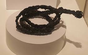 Bangsa jakun (orang ulu), daripada suku kaum melayu asli (melayu proto) yang tinggal di selatan semenanjung, berasal dari yunan (selatan cina). Special Exhibitions Museum Volunteers Jmm