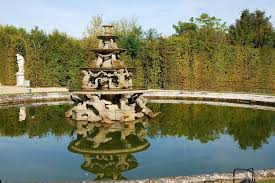 Photo Le Bassin De La Pyramide Versailles France Versailles Parc De Versailles Chateau Versailles