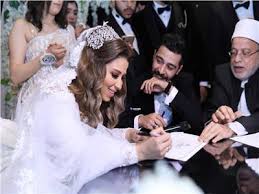 أول واحد أنت، حيل عشقته من أول نظرة، صرت أشوفك واني نايم، شكد أحبك الله عالم، حبك جيش وحاوطني يا أول بشر احتلني، وفق (لها). ØµÙˆØ± Ø£Ø­Ù…Ø¯ ÙƒØ§Ù…Ù„ ÙŠØ­ØªÙÙ„ Ø¨Ø²ÙˆØ§Ø¬Ù‡ Ø¨Ø­Ø¶ÙˆØ± Ø§Ù„Ø¹Ø³ÙŠÙ„ÙŠ ÙˆØªØ§Ù…Ø± Ø¹Ø§Ø´ÙˆØ± ÙˆØ´ÙŠÙƒÙˆ Ø¨ÙˆØ§Ø¨Ø© Ø£Ø®Ø¨Ø§Ø± Ø§Ù„ÙŠÙˆÙ… Ø§Ù„Ø¥Ù„ÙƒØªØ±ÙˆÙ†ÙŠØ©