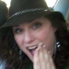 Leah Mantooth's Instagram, Twitter & Facebook