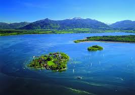 Others wait for hours and even days until the weather is right for reflective scenes such as this splendid view of picture lake and mount shuksan. Lake Chiemsee Chiemsee Schifffahrt