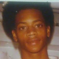 Yes- Parish Parker was my boss up until teh day it burned down. His mom  (her name escapes me right now) used to come in a lot. His brother ran the  pizza