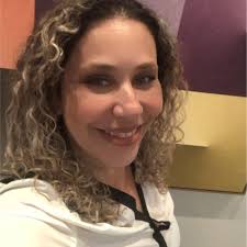 Parabéns a nossa diretora comercial Brasil pelo desempenho e crescimento no  ano de 2021!!!