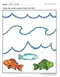 Tracing Wavy Lines Preschool Basic Skills Fine Motor Little Fingers Use Pencil Or Crayon To Flip Flop Preschool Christmas Worksheets Preschool Fine Motor