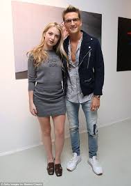 Noel gallagher's daughter anais, 20, wows in a sizzling green corset as she poses for a social media snap at home she is the eldest child of oasis legend noel gallagher. Noel Gallagher S Daughter Anais 16 Unveils Reebok Campaign Noel Gallagher Daughter New Reebok Anais Gallagher