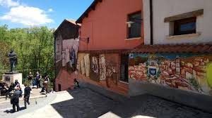 Insomma, il diritto all'informazione confligge, spesso, con il loro presunto diritto di affrancarsi dalla critica dell'opinione pubblica. 70 Flights To Satriano Di Lucania Italy Tripadvisor