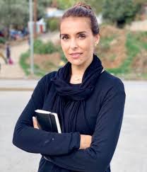 Beauty mark on her chin. Catarina Furtado Is Very Concerned About What Is Happening In Portugal