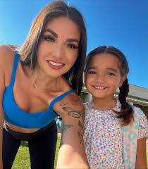 Maria Slater's Instagram, Twitter & Facebook