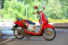Foto gambar modifikasi scoopy fi velg ring 14 atau 17 thailook thailand retro airbrush terbaru. Modifikasi Motor Scoopy Hits Cocok Untuk Anak Muda Hargamotormatic Com Hargamotormatic Com
