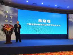 长沙私人影院被曝大学女生陪侍亲嘴 尺度之大