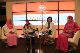Hari malaria berawal dari afrika yang pada 2001 yang tujuannya untuk menilai progres pengendalian malaria dan upaya mengurangi angka kematian akibat penyakit tersebut. Emilinda Sambutan Hari Wanita Sedunia Anjuran Stellavingze International