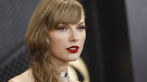 Taylor Swift threatens to sue student who tracks her private jet