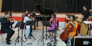 Mengeksplorasi bunyi sesuai dengan prosedur yang telah dipelajari. Isi Yogyakarta Hadirkan Kelompok Musik Kontemporer Vietnam