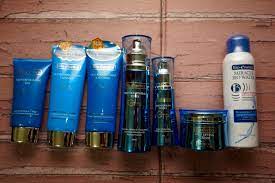 Kulit berminyak dan berjerawat seperti saya, tentu membutuhkan perawatan ekstra supaya tetap terlihat segar dan bersih. 6 Langkah Tampak Lebih Muda Dengan Bio Essence Royal Jelly Atp Mariska Tracy