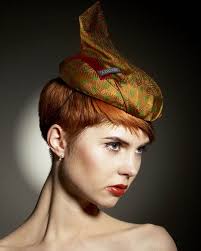 Redesigning Fashion Exhibition