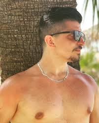 ملح رجال عرجال دين 😉 #sport #tartous #smile #friends #explore #gym #red  #white #sun #model