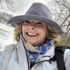 Are there any personal assistants that will do things like run errands,  pick stuff up, laundry, shopping, gift wrapping, things like that? For  about 3-8 hours a month? If so, what are