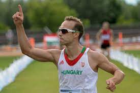 I santi che hanno portato questo nome sono però numerosi, e tra le date alternative ci sono: Kasza Robert Ezustermes A Szofiai Ottusa Vilagkupan