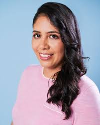 Laura Escobar's Instagram, Twitter & Facebook