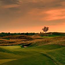 Zoom Backgrounds For Golfers Our Favorite Masters Themed And Beautiful Golf Course Options For Your Video Conferences Golf Courses Picturesque Pebble Beach