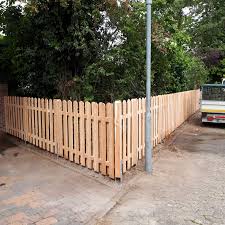 Bau Eines Holzzaunes Aus Larche Holzzaun Zaun Zaune Holz