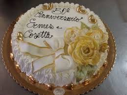 L'anniversario di matrimonio viene festeggiato dagli sposi scambiandosi un regalo e/o celebrandolo con una cena o una vacanza. Oro Per 50 Anni Di Matrimonio Torte Per Anniversario Di Matrimonio Anniversario Di Matrimonio Nozze D Oro