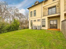 pristine condo in the heart of pemberton meticulously maintained property features an open floor plan with ideal e condo residential real estate condo bedroom