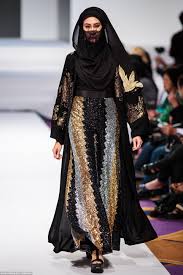 She has been married to zain saidin since december 11, 2013. Models Showcase Veils Given A High Style Makeover At Malaysia Fashion Week Daily Mail Online