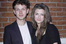 Filmografia, nagrody, biografia, wiadomości, ciekawostki. Nad Rozlewiskiem Antoni Krolikowski Porzucony Przez Dziewczyne Laura Breszka Zostawila Go Bo Imprezowal Super Express