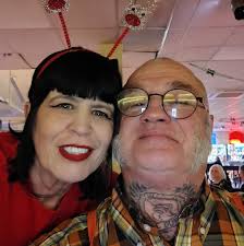 Anyone in Bedworth, Coventry, Nuneaton, and Exhall way up for a skate. Need  a group to skate with.