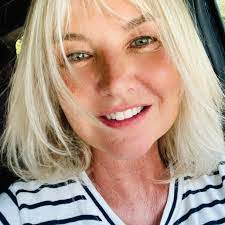 Elizabeth Yow's Instagram, Twitter & Facebook