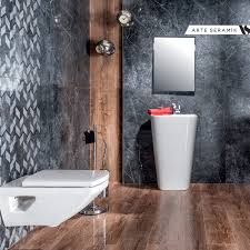 20x120 Sharpen In Sicak Ahsap Gorunumu Ile Ic Isitan Bir Banyo Deneyimi Yasamak An Meselesi Banyo Seramik Mozaik