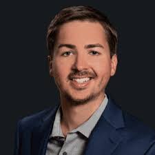 Holly Kulp's Instagram, Twitter & Facebook