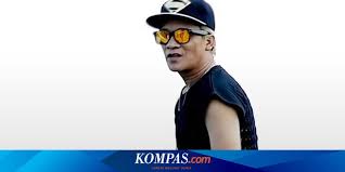 (intro) am d g em c d g c d g am kuripancaji ri lino d g engka riwatang kalemu em c nulle purani totoku d g to sipa'dua siruntu. Lirik Dan Chord Lagu Tekku Giling Sandy Cheng