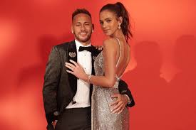 Barcelona star fuels rumours he and former flame bruna marquezine have reignited relationship after mall date together. Bruna Marquezine E Neymar Voltaram Fas Enlouquecem Web Com O Brumar Em Tempo Portal De Noticias 24 Horas De Manaus E Do Amazonas