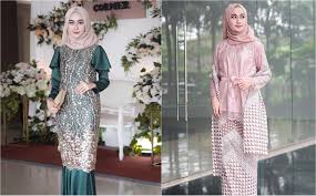Beberapa model mulai dari kutu baru, organza, dan sejenisnya mewarnai tampilan lain bentuk dengan rok duyung, kebaya dengan rok songket atau batik lebih mengikuti bentuk kaki atau lurus saja. 5 Model Kebaya Hijab Kekinian Yang Mewah Untuk Dipakai Kondangan Elegan Dan Anggun Semua Halaman Cewekbanget