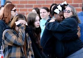 Community gathers for vigil after Kenwood Middle School bus crash