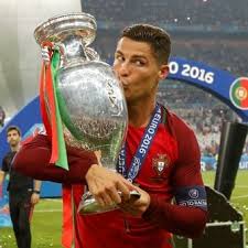 La eurocopa de 2020 se celebrará en 12 lugares diferentes de 12 ciudades diferentes en 12 países diferentes. Eurocopa 2020 Con Publico En Las Tribunas Y En 11 Sedes Distintas La Elite Del Futbol Del Viejo Continente Arranca Su Gran Fiesta