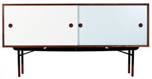 A sideboard or buffet is a great way to add sophistication to a dining area. Sideboard Fj 5500 Von Finn Juhl One Collection I House Of Finn Juhl Markanto