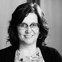 Terri Ruff's Instagram, Twitter & Facebook