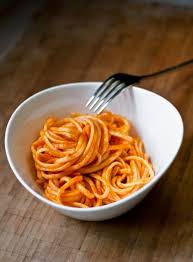 Tomatensauce Aus Dosentomaten Vom Sternekoch Nur 5 Zutaten Tomatensauce Tomaten Sauce Rezepte