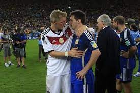 Bastian Schweinsteiger Le Guerrier Enfin Sacre Avec La Mannschaft Lesoir Be Bastian Schweinsteiger Lionel Messi Messi