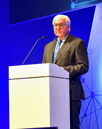 Januar 1956 in detmold als sohn eines tischlers und einer fabrikarbeiterin aus breslau zur welt. Frank Walter Steinmeier Geburtstag Alter Und Sternzeichen