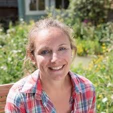 Lorna Dodge's Instagram, Twitter & Facebook