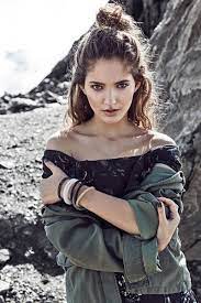 Maybe you would like to learn more about one of these? Sara Sandeva Zastoupeni Hercu