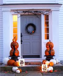 With the help of the decoration ideas available in our collection, you can easily decorate your porch and yard. 50 Outdoor Halloween Decorations Porch Decorating Ideas For Halloween