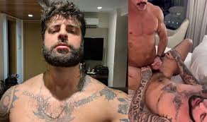 Sexo Gay com Rafael Newbold Sendo Passivo - Famosos Nus