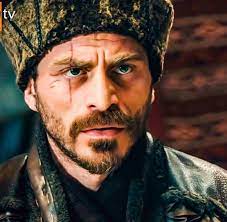 Turgut alp'in dizinin ielrleyen bölümlerinde yeniden kadroda yer alması yönünde beklentiler devam ediyor. Konur Alp Osman Actors Hero