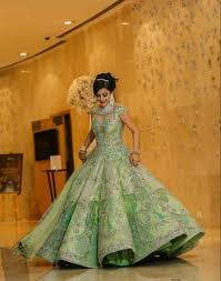 24 Bridal Outfit Ideas For Your Reception Pretty Inspiration Indian Wedding Gowns Wedding Reception Gowns Reception Gown