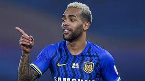 Foi descoberto quando jogava pelo duque de caxias num amistoso contra o vasco. Besiktas In Hedefi Alex Teixeira Son Dakika Haberleri